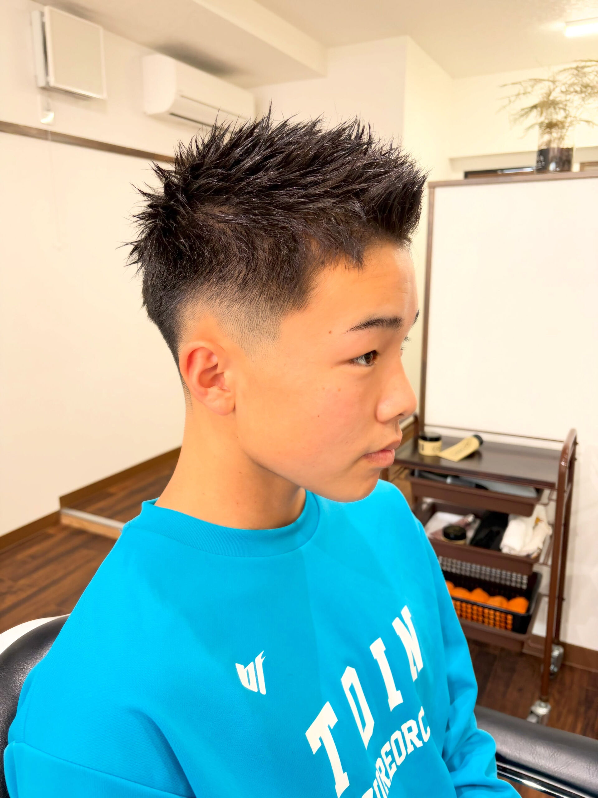 坊主だったのがスパイキーに💈次はジェットモヒカンへ🔥